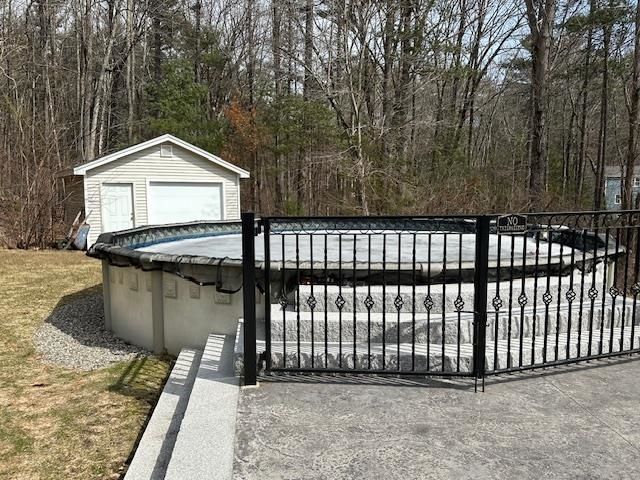 43 Lampton Drive, Derry, NH 03308