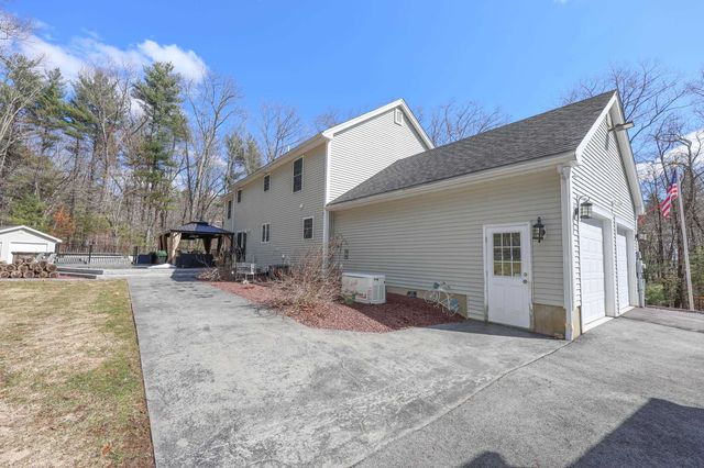 43 Lampton Drive, Derry, NH 03308