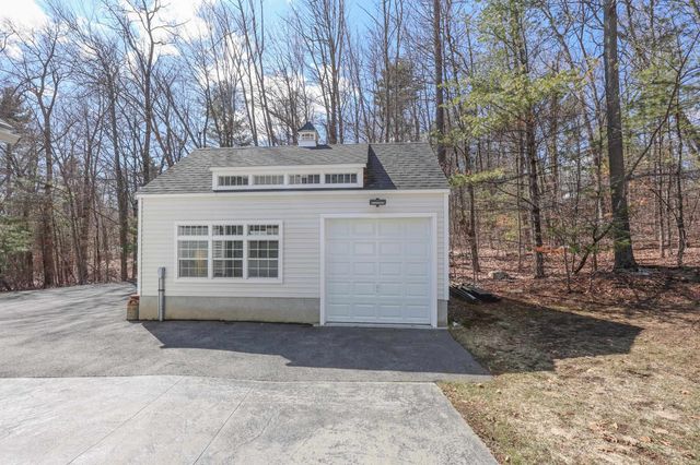43 Lampton Drive, Derry, NH 03308