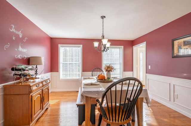 43 Lampton Drive, Derry, NH 03308