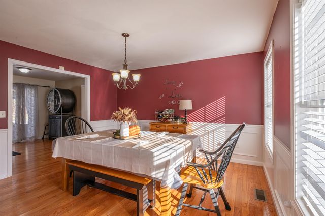 43 Lampton Drive, Derry, NH 03308