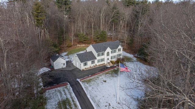 43 Lampton Drive, Derry, NH 03308