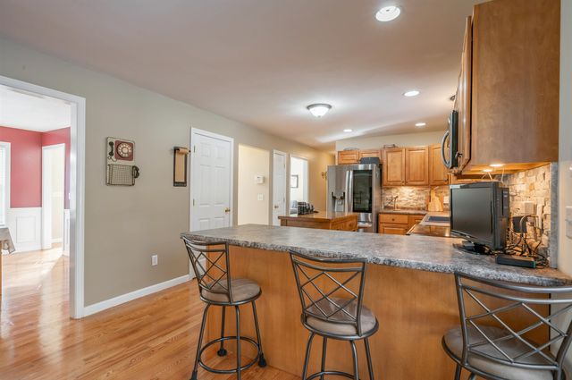 43 Lampton Drive, Derry, NH 03308