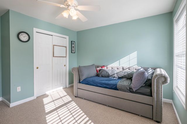 43 Lampton Drive, Derry, NH 03308