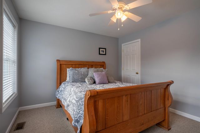 43 Lampton Drive, Derry, NH 03308