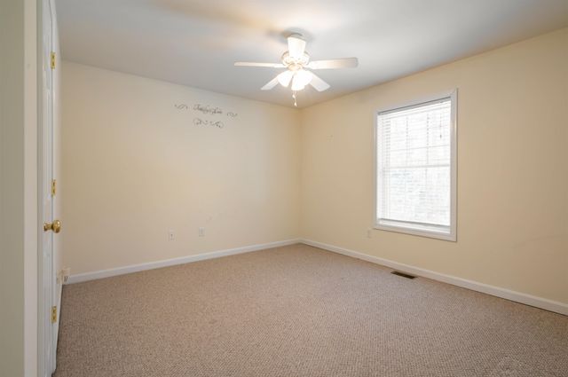 43 Lampton Drive, Derry, NH 03308