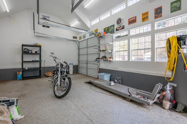 43 Lampton Drive, Derry, NH 03308