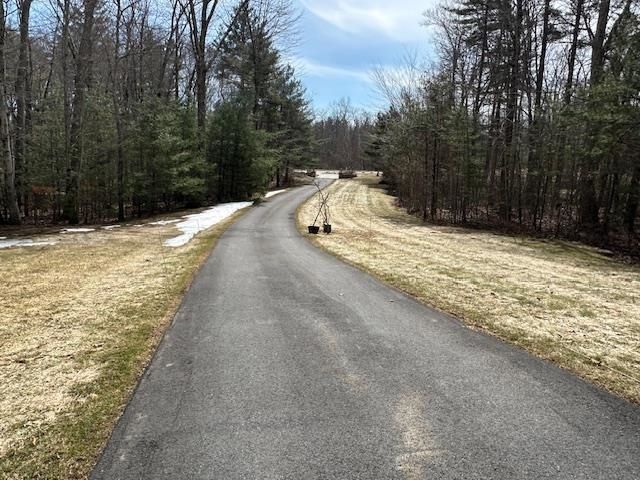 43 Lampton Drive, Derry, NH 03308