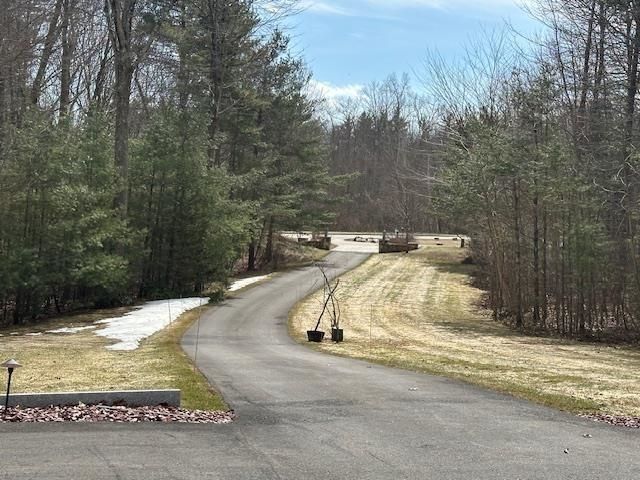 43 Lampton Drive, Derry, NH 03308