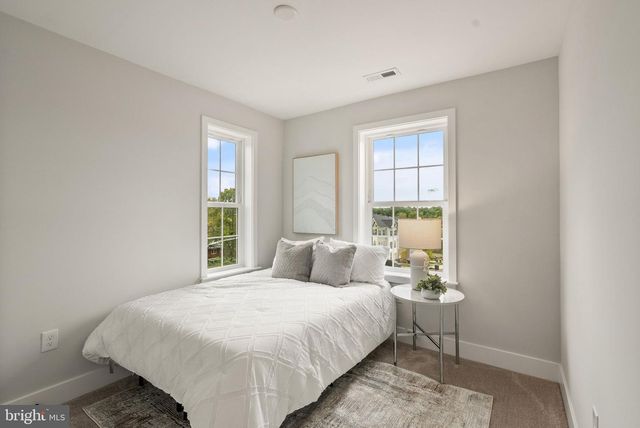 4921 DEVITT PL, Oxon Hill, MD 20745