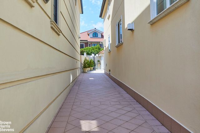 1068 82ND Street, New York City, NY 11228