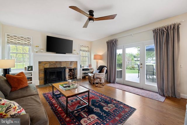 6 W SHORE CT, Landenberg, PA 19350