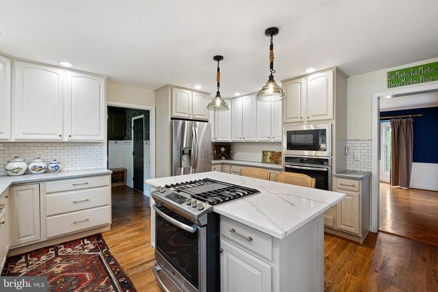 6 W SHORE CT, Landenberg, PA 19350