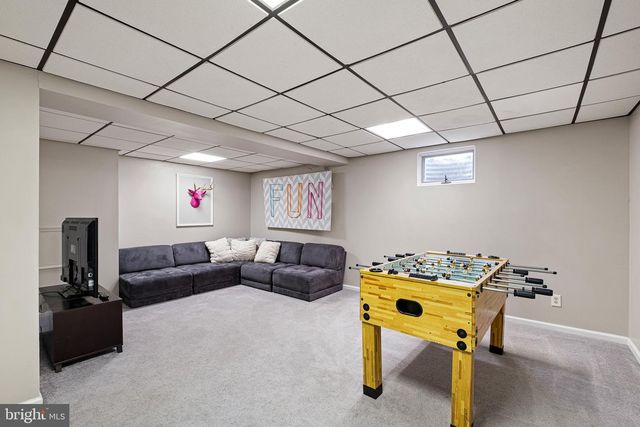 6 W SHORE CT, Landenberg, PA 19350