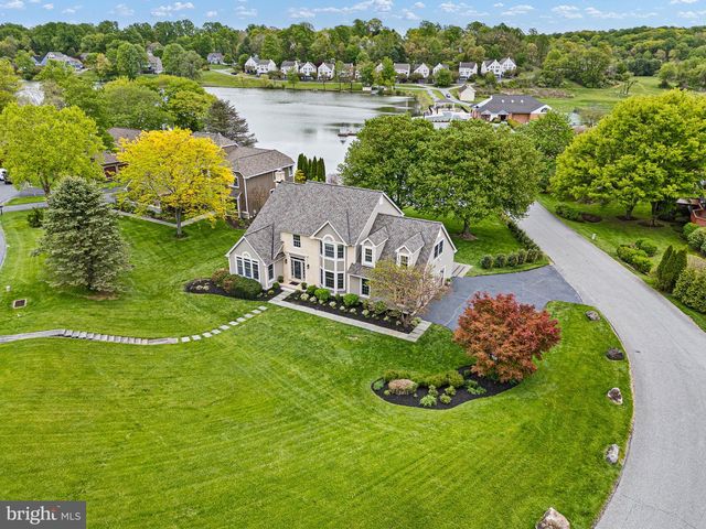 6 W SHORE CT, Landenberg, PA 19350