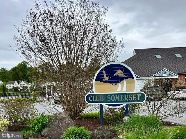 6 W SHORE CT, Landenberg, PA 19350