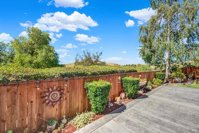 3109 Sonoma Valley Dr, Fairfield, CA 94534