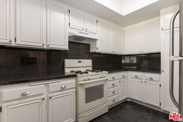 8180 Manitoba Street 304, Playa Del Rey (los Angeles), CA 90293