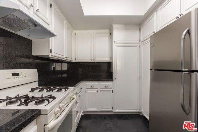 8180 Manitoba Street 304, Playa Del Rey (los Angeles), CA 90293