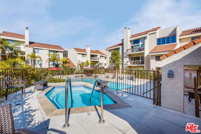 8180 Manitoba Street 304, Playa Del Rey (los Angeles), CA 90293