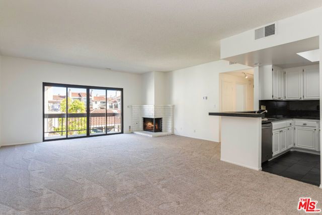 8180 Manitoba Street 304, Playa Del Rey (los Angeles), CA 90293