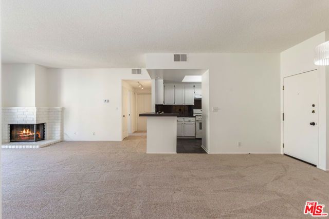 8180 Manitoba Street 304, Playa Del Rey (los Angeles), CA 90293