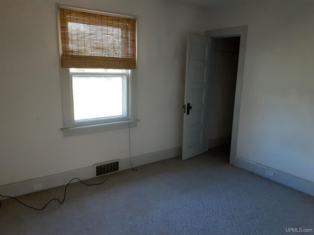 1700 Florence Street, Ironwood, MI 49938