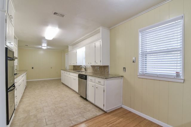 7233 Overhill Road, Fort Worth, TX 76116