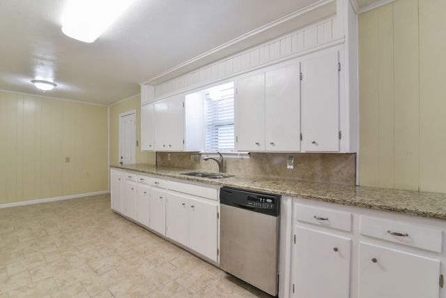 7233 Overhill Road, Fort Worth, TX 76116
