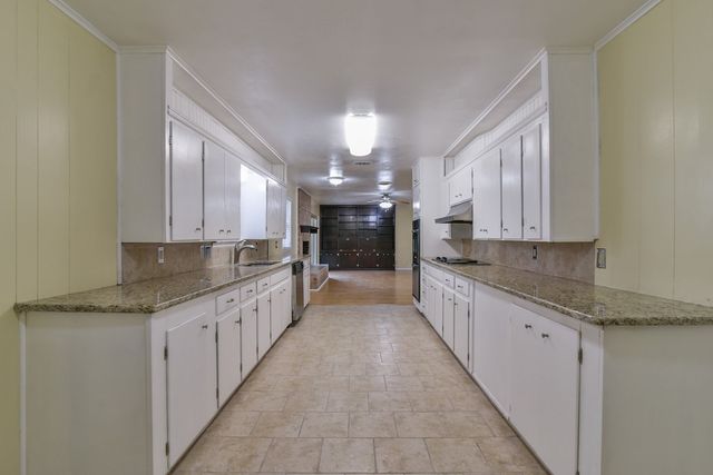 7233 Overhill Road, Fort Worth, TX 76116
