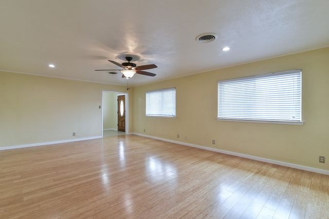 7233 Overhill Road, Fort Worth, TX 76116