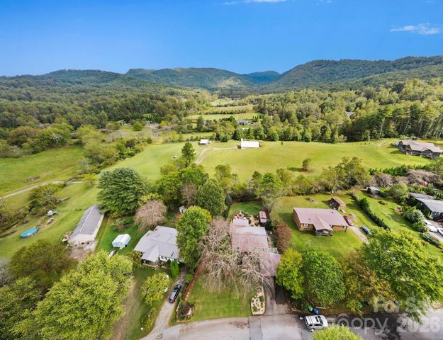 12 Timbers Edge Lane, Fairview, NC 28730