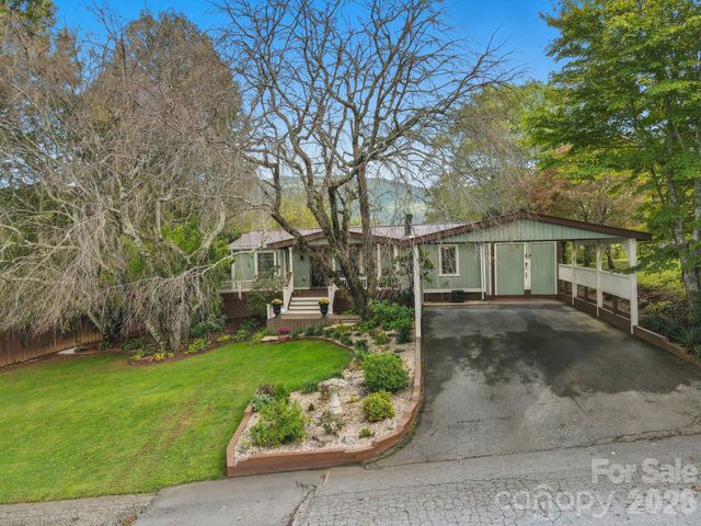 12 Timbers Edge Lane, Fairview, NC 28730