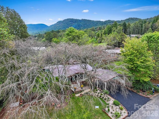 12 Timbers Edge Lane, Fairview, NC 28730