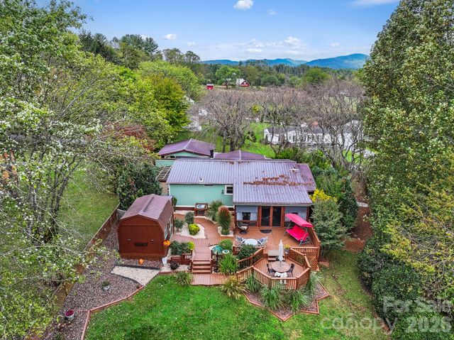 12 Timbers Edge Lane, Fairview, NC 28730