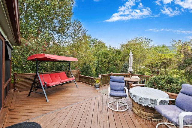 12 Timbers Edge Lane, Fairview, NC 28730