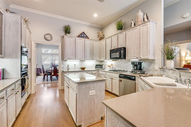 10654 Pagewood Drive, Dallas, TX 75230