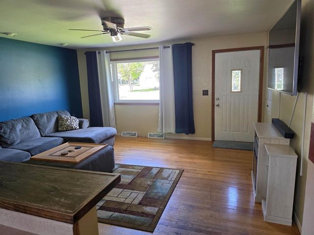 2404 GMEINER ROAD, Appleton, WI 54915