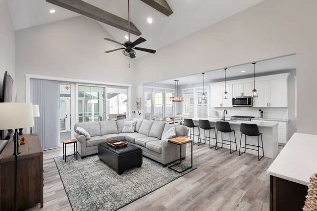 12 Cottage Green, Ottawa, IL 61350