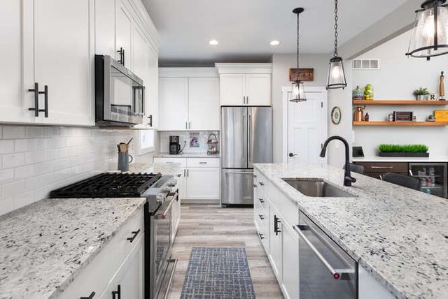 12 Cottage Green, Ottawa, IL 61350