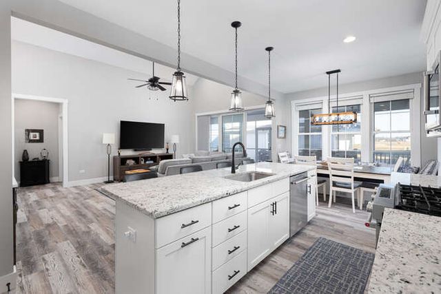 12 Cottage Green, Ottawa, IL 61350