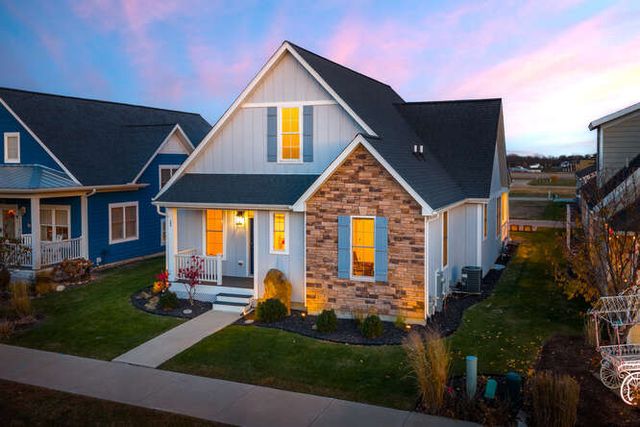 12 Cottage Green, Ottawa, IL 61350