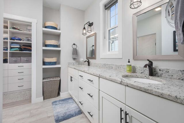 12 Cottage Green, Ottawa, IL 61350