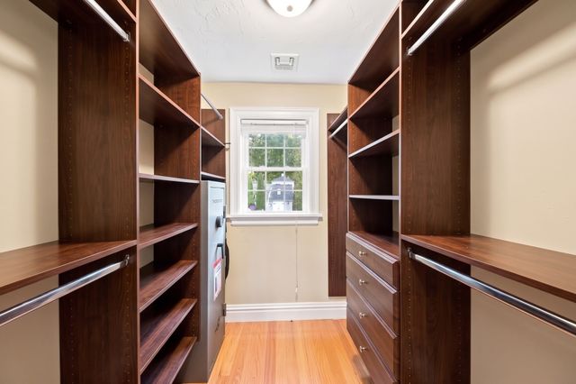 5 Dell Ave, Wakefield, MA 01880