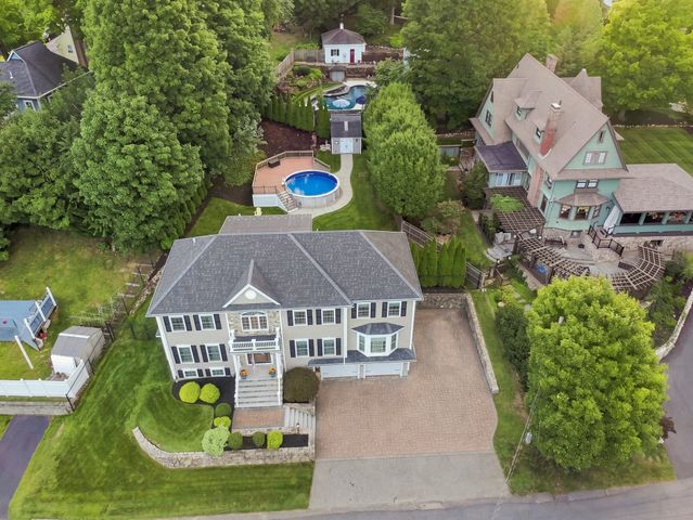 5 Dell Ave, Wakefield, MA 01880