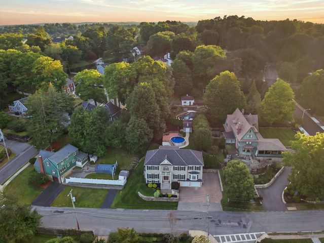 5 Dell Ave, Wakefield, MA 01880