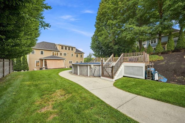 5 Dell Ave, Wakefield, MA 01880