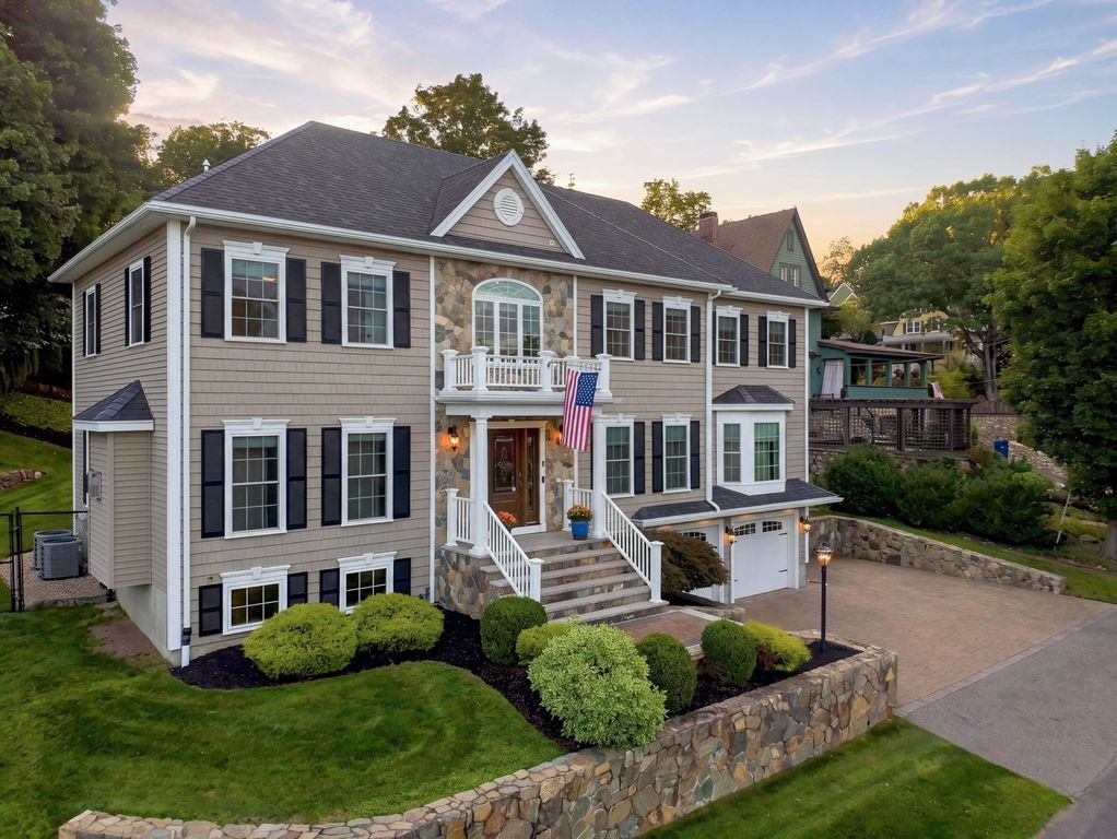 5 Dell Ave, Wakefield, MA 01880