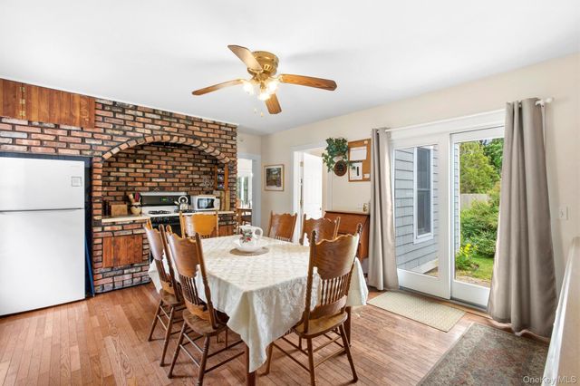 718 Montauk Highway, East Quogue, NY 11942
