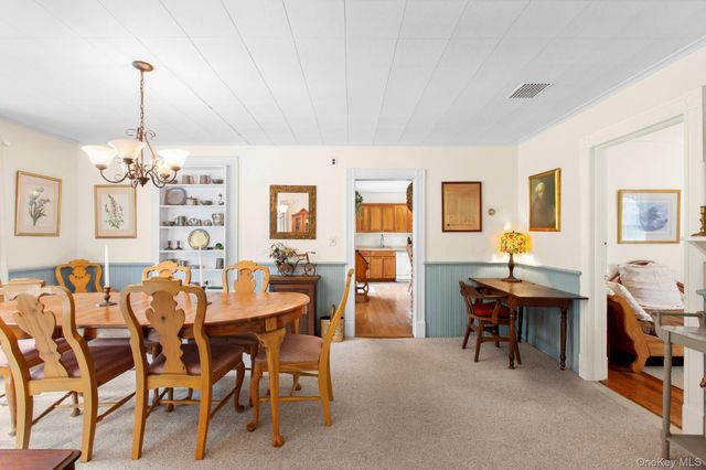 718 Montauk Highway, East Quogue, NY 11942